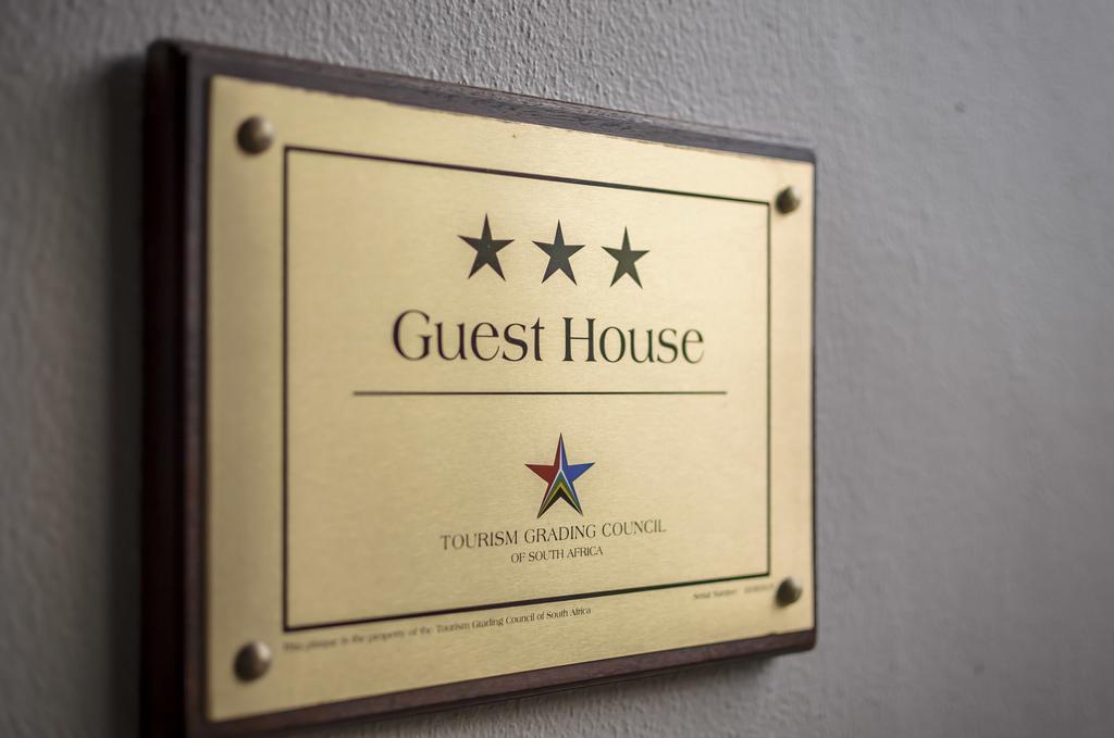 Admirals Lodge Guest House And Brightways Self Catering Apartments Puerto Elizabeth Exterior foto